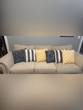 Indoor/Outdoor Pillows (6 total)